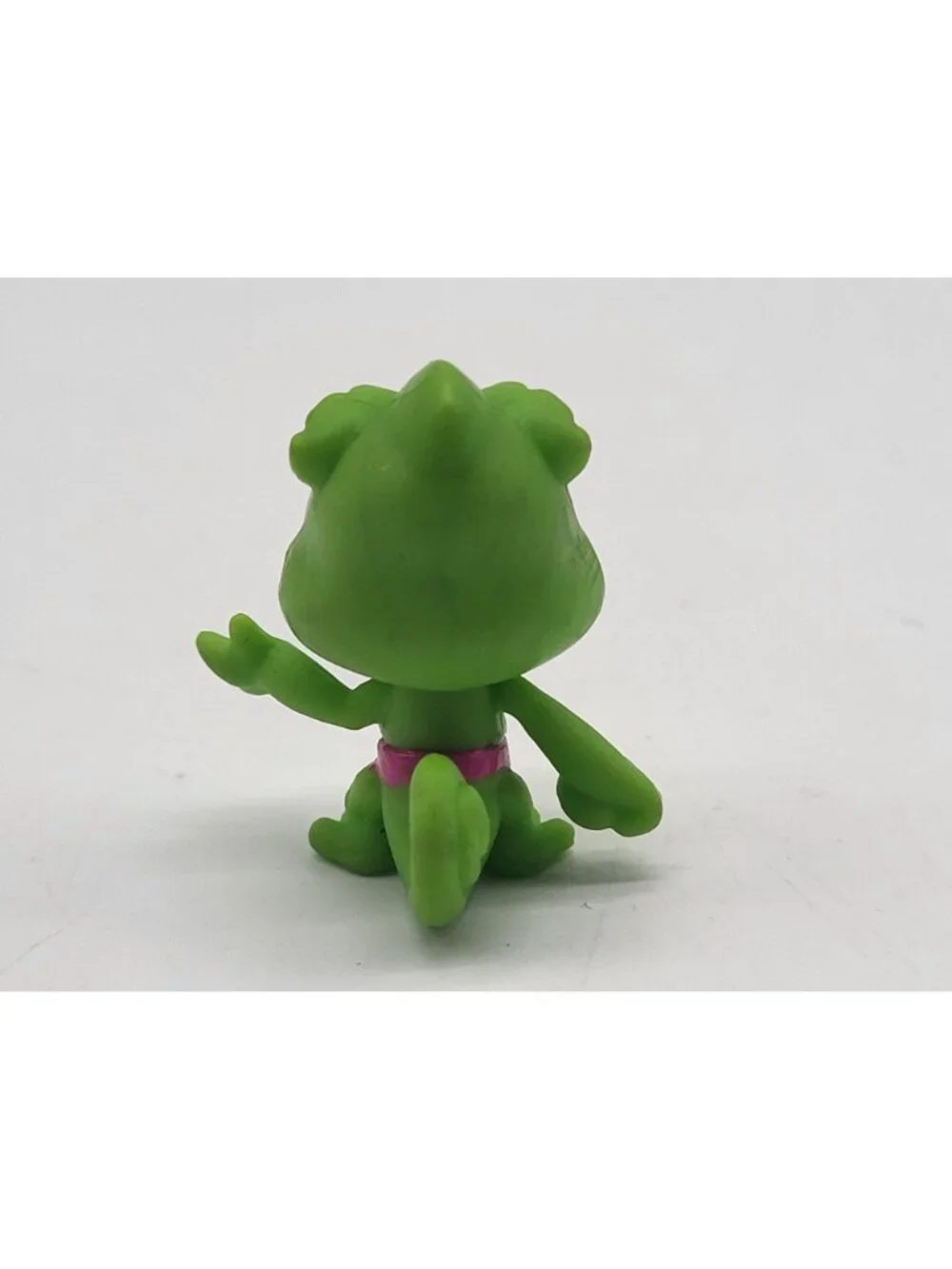Tangled Pascal the Chameleon Mini Figure Apron Scissors